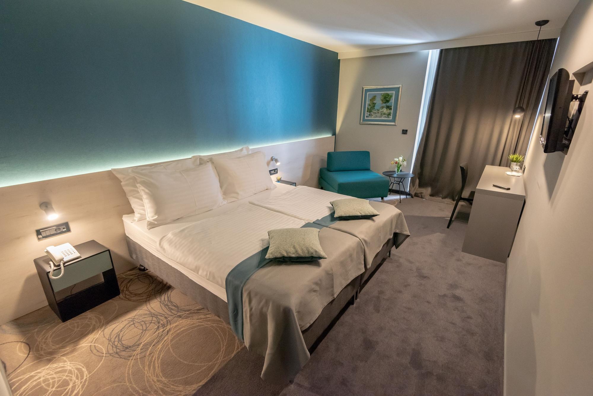 Kolovare Hotel