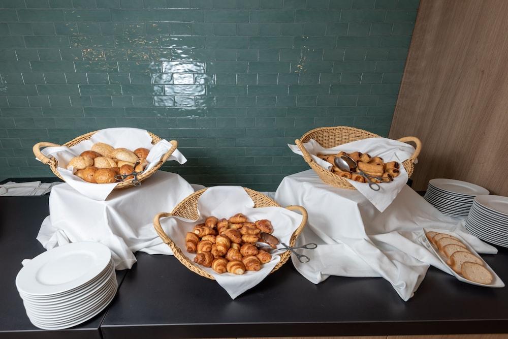 Hotel Kolovare 4*