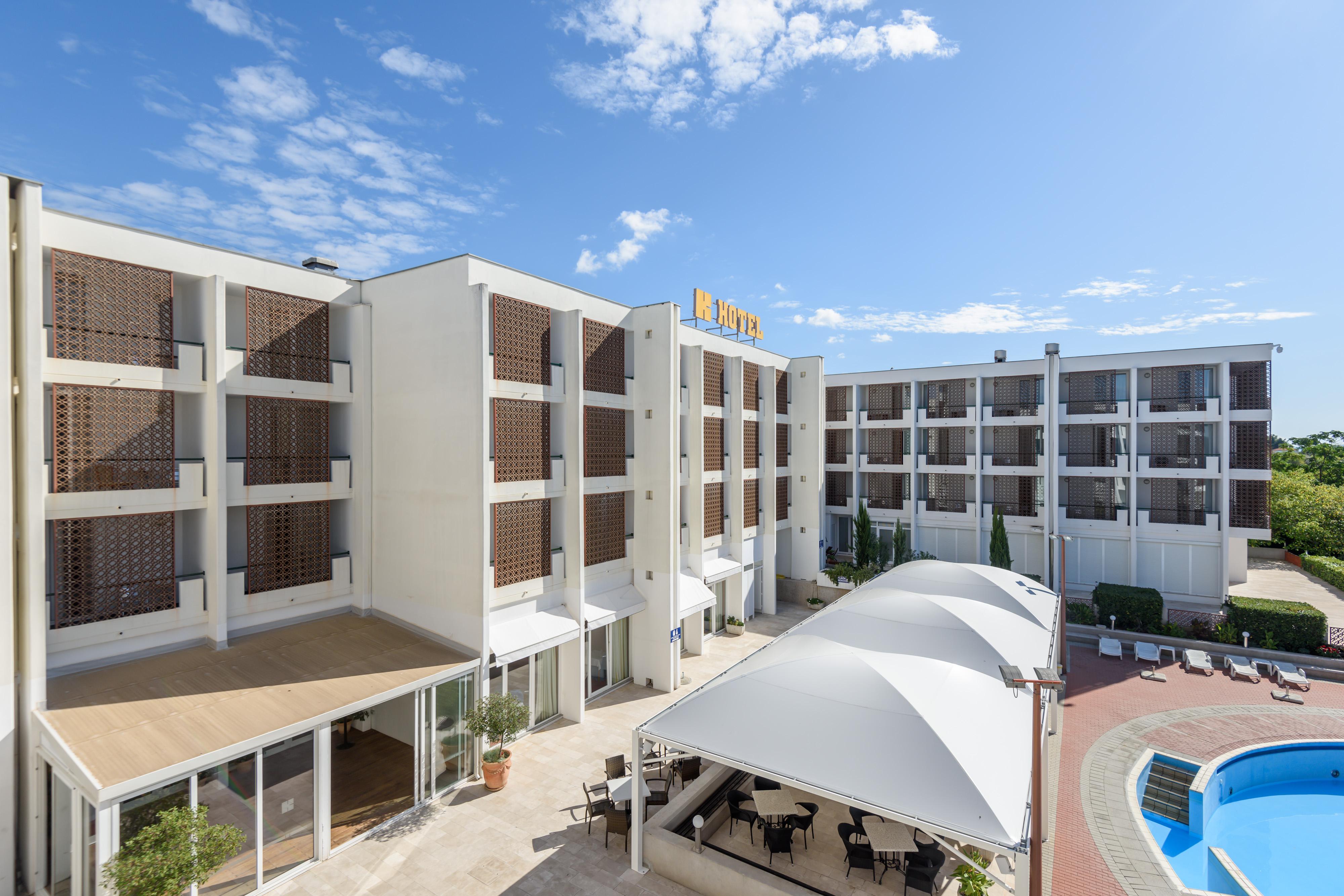 Hotel Kolovare 4*
